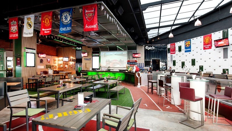 LIVE SPORTS IN RESTAURANT (4)